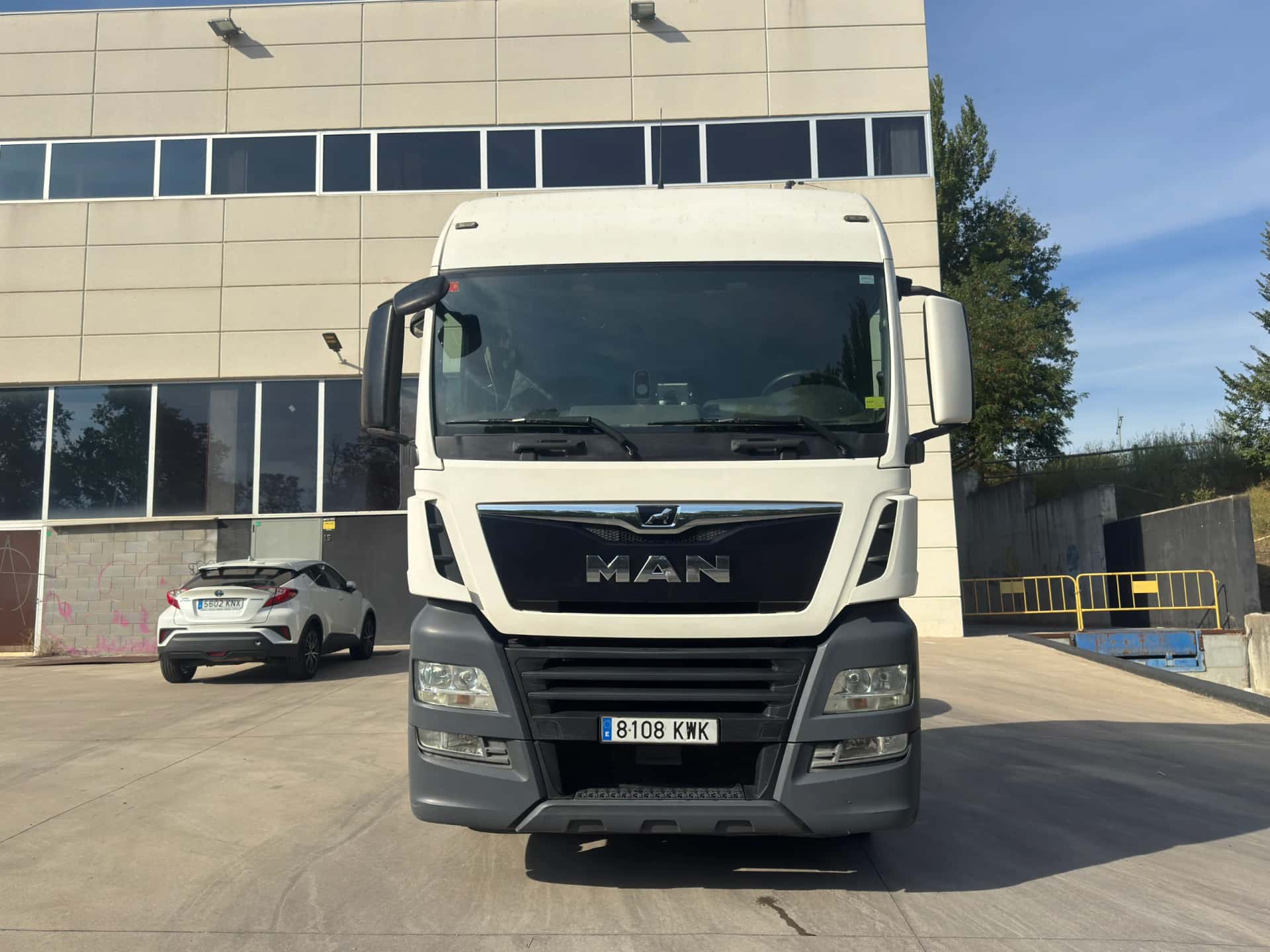 Cabeza tractora MAN TGX 1846 2019 de ocasión — vista 3
