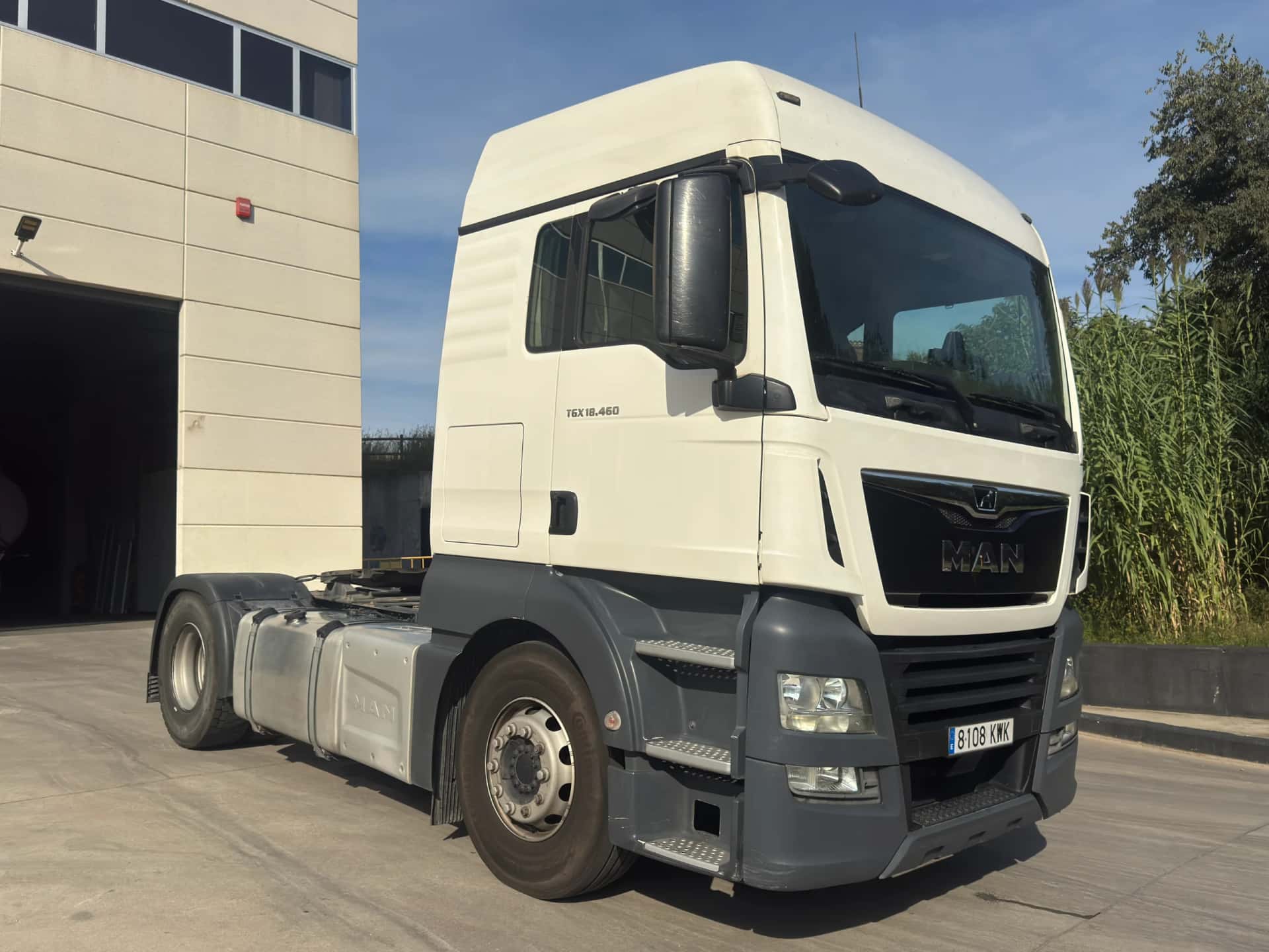 Cabeza tractora MAN TGX 1846 2019 de ocasión — vista 2