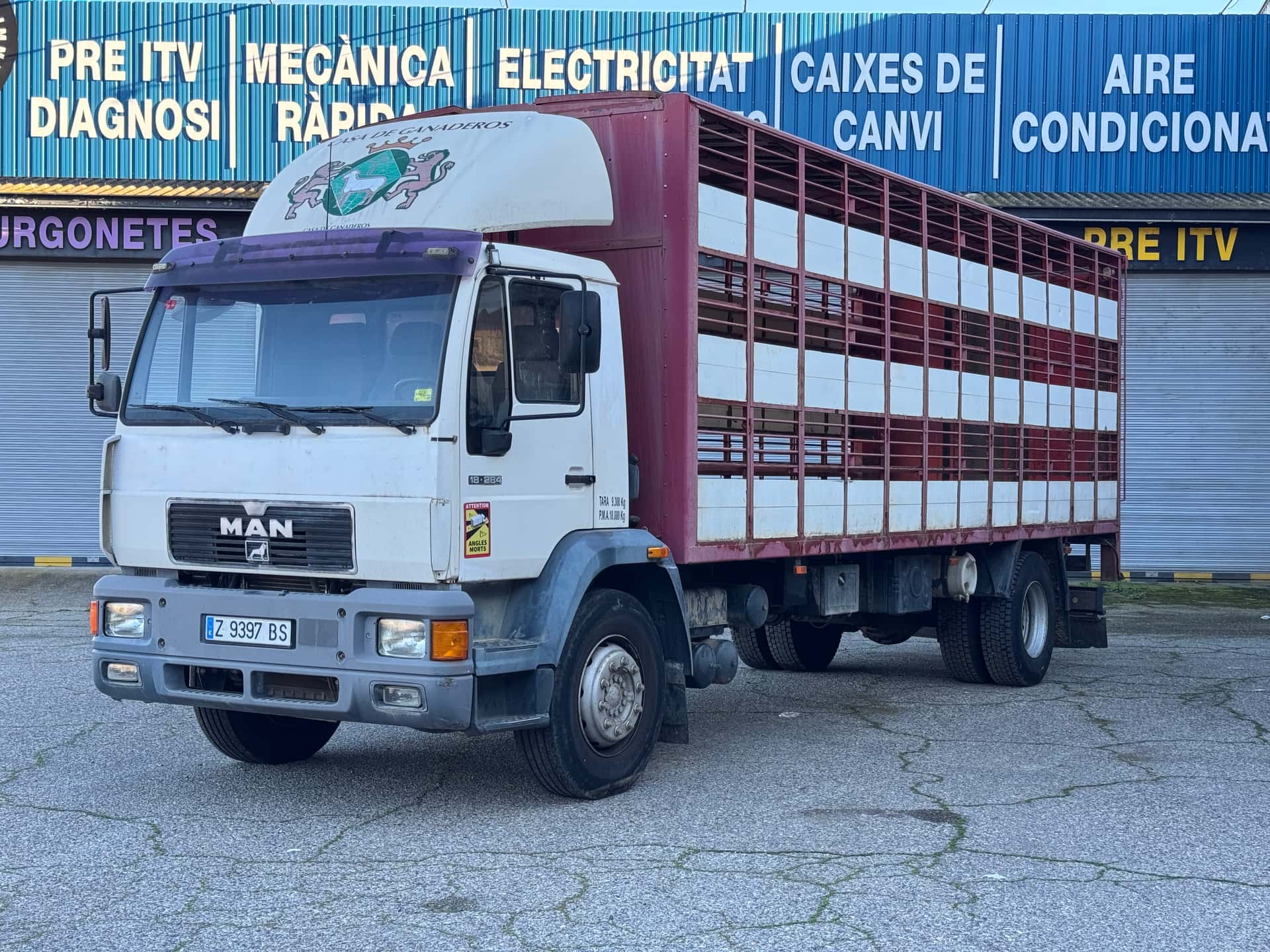 Camión MAN M2000 18.284 2000 de ocasión — vista 1