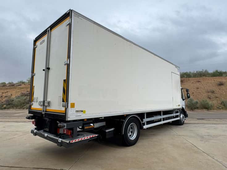 Camión Renault Midlum 270.18 2012 de ocasión — vista 5