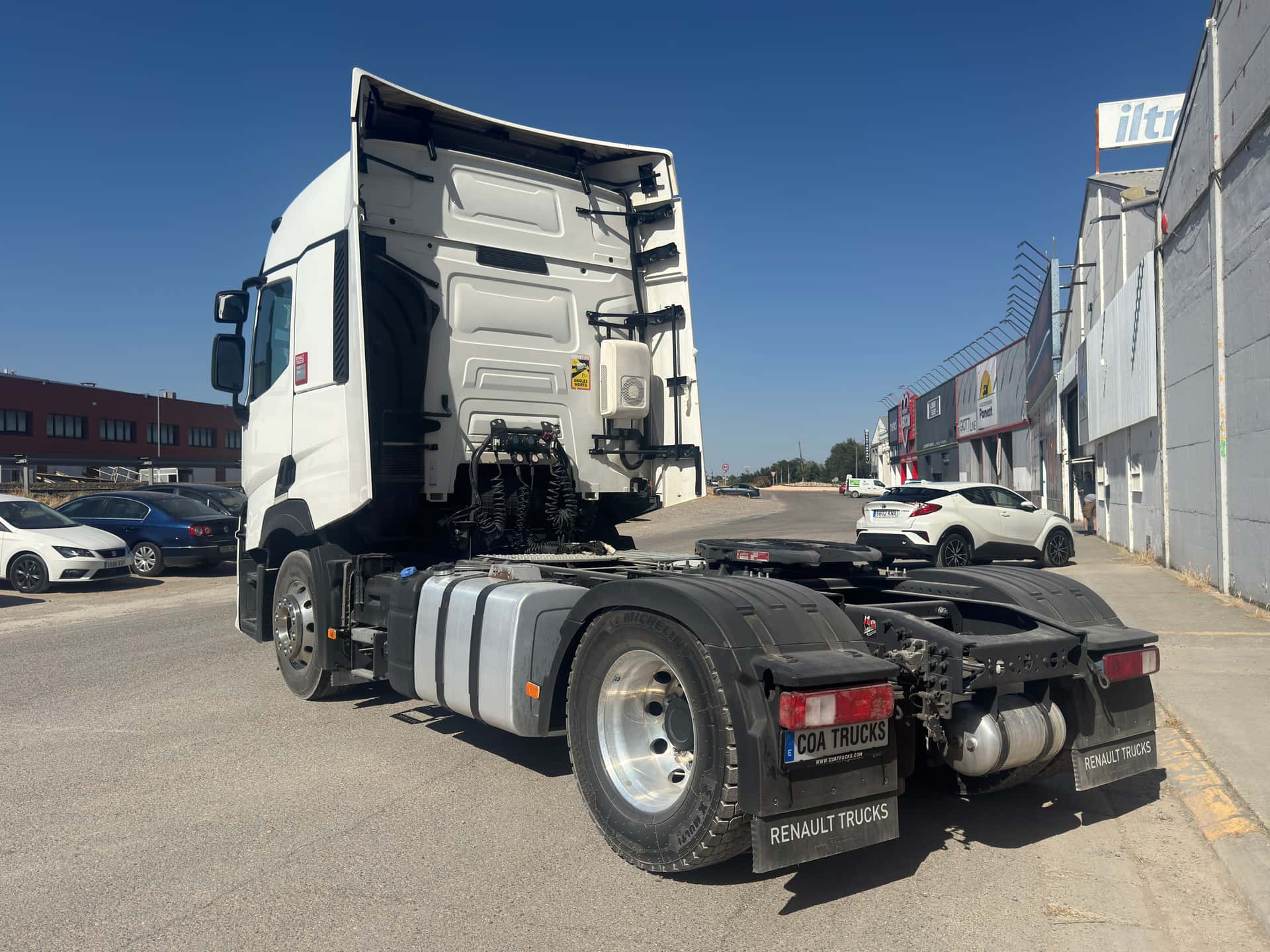 Cabeza tractora Renault T 520 2023 de ocasión — vista 3